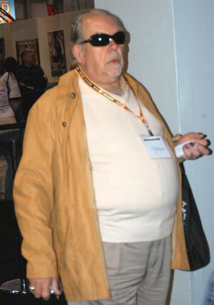 Robin_Leach,_2007_(blurry)